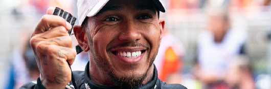 Lewis Hamilton Engages in Contract Discussions with Toto Wolff