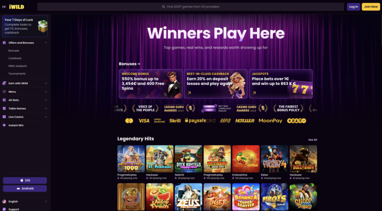 iWild Casino lobby with the welcome bonus and cashback banners